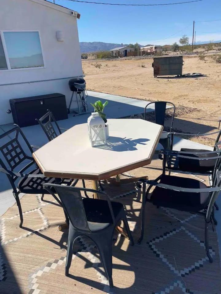 Serene Modern Home Backdoor With Great Wifi, Games, Movies, Patio Seating And Bbq Easy Access To North Joshua Tree National Park In 10 Minutes Twentynine Palms Exteriér fotografie