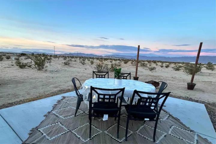 Serene Modern Home Backdoor With Great Wifi, Games, Movies, Patio Seating And Bbq Easy Access To North Joshua Tree National Park In 10 Minutes Twentynine Palms Exteriér fotografie